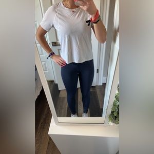 LULULEMON TSHIRT